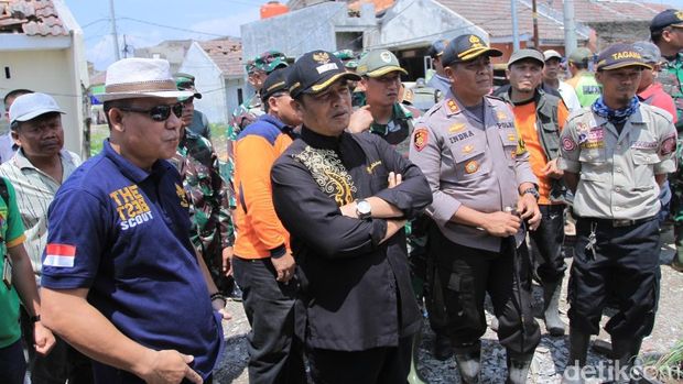 Kunjungi Lokasi Puting Beliung, Bupati Bandung: Bantuan Sudah Turun