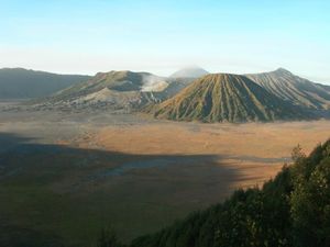 Gunung Bromo Erupsi, ESDM: Status Masih Waspada
