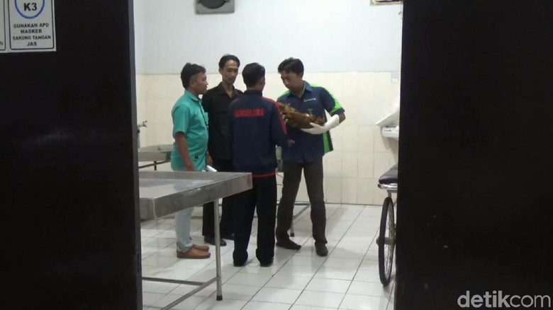 Hasil Autopsi, Bayi yang Dibuang di Kloset Tewas Akibat Dicekik Hasil Autopsi, Bayi yang Dibuang di Kloset Tewas Akibat Dicekik