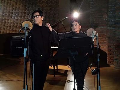 Couple Goals, Intip Kemesraaan Armand Maulana dan Dewi Gita