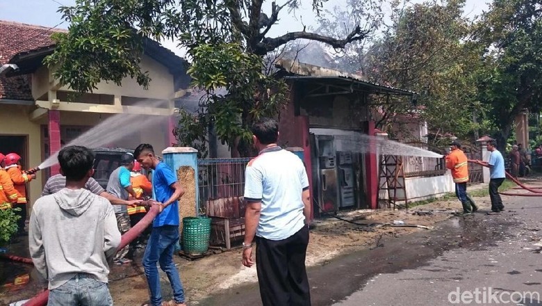 Kios Pertamini Terbakar di Kudus, Pemilik Ikut Jadi Korban Kios Pertamini Terbakar di Kudus, Pemilik Ikut Jadi Korban