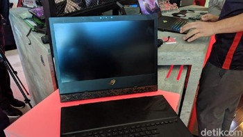 Digadang sebagai Surface Pro versi game. Foto: Adi Fida Rahman/detikINET