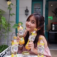 Pada beberapa postingan di Instagramnya itu Mariah pun kerap menjadi model endorse berbagai produk seperti barang fashion hingga makanan atau minuman. Foto: Instagram @mariahstr