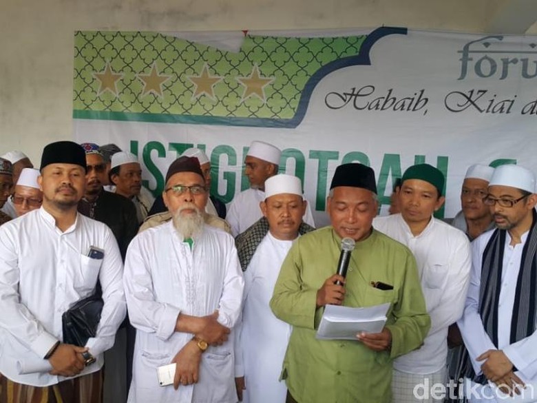 Prabowo-Sandi Dapat Dukungan dari Forum Habaib dan Kiai Jatim Prabowo-Sandi Dapat Dukungan dari Forum Habaib dan Kiai Jatim