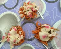 Menanti Malam Minggu Sambil Menikmati Mie Caluek yang Sedap