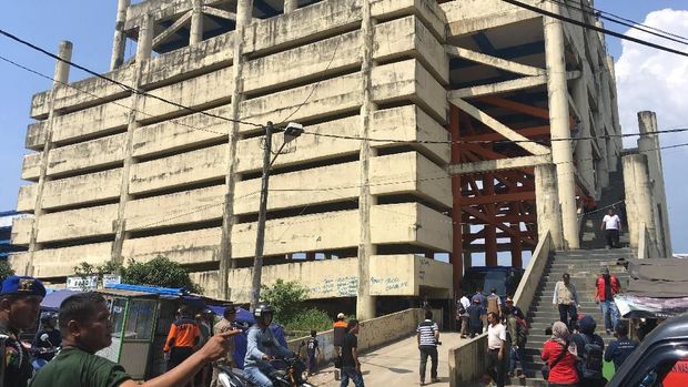 Pembangunan shelter tsunami Labuan mangkrak setelah dikorupsi.