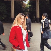 Holly tampaknya terpesona dengan penampilan pria Asia yang sebelumnya jarang dilihat di keseharian. Wanita yang pernah menjadi model Playboy tersebut tertarik dengan pria Asia setelah mempelajari budaya Asia di bangku kuliah. Foto: Instagram @hollytwolf