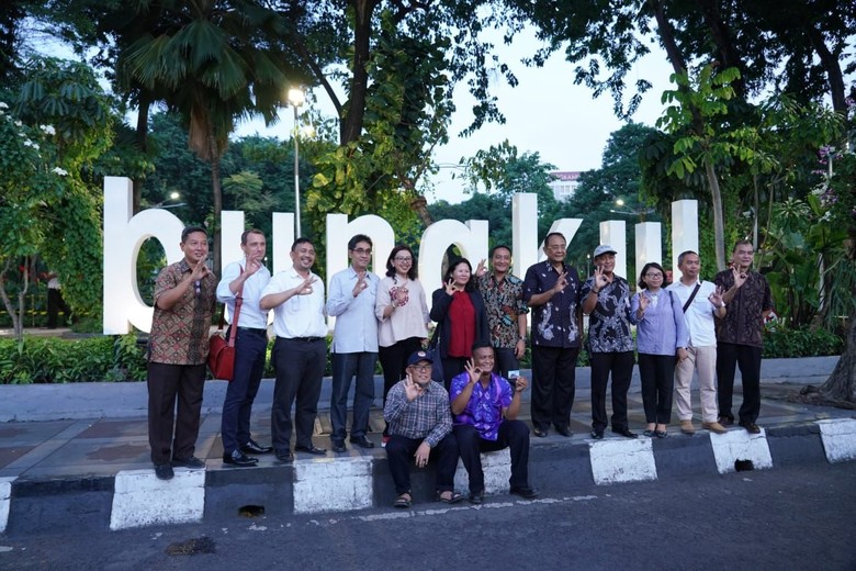 KLHK Nilai Pengelolan Sampah di Surabaya Sangat Inovatif KLHK Nilai Pengelolan Sampah di Surabaya Sangat Inovatif