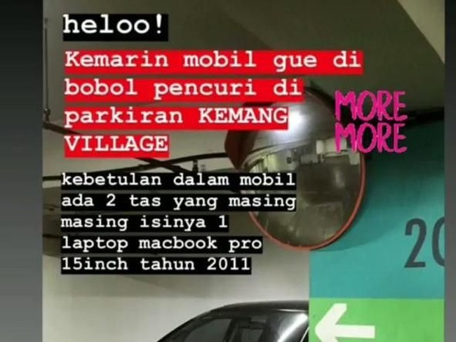 Mobil Dibobol di Parkiran Mal Kemang Village