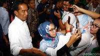 Presiden Joko Widodo (Jokowi) menyebut transportasi online merupakan bagian dari perkembangan inovasi.