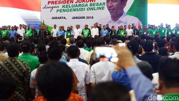 Presiden Joko Widodo (Jokowi) memuji profesi pengemudi transportasi online. Dia mengaku jengkel jika ada yang meremehkan profesi tersebut.