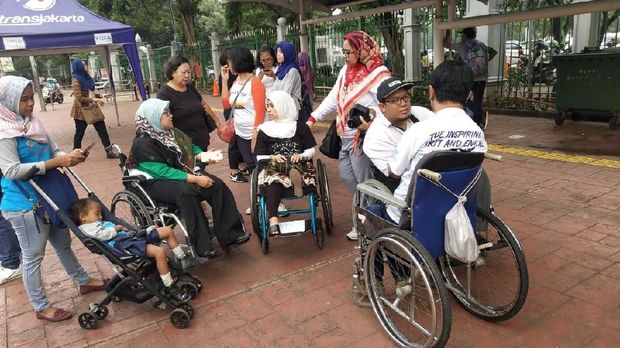 Penyandang disabiitas wisata ke Kota Tua