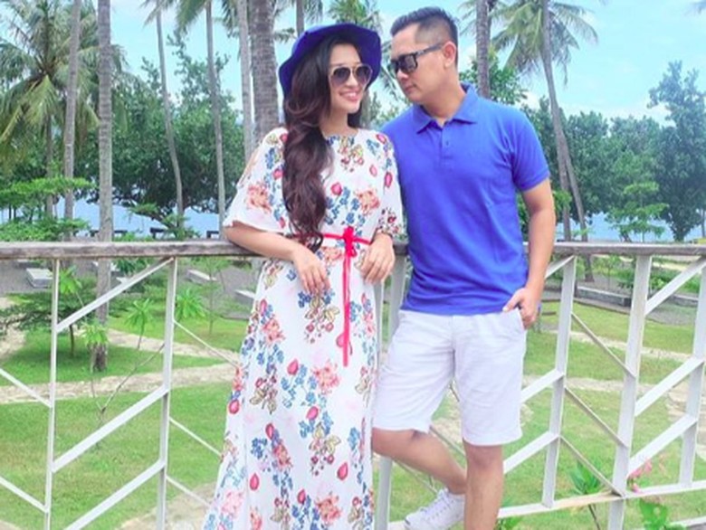 4 Tahun Menikah, Fitri Carlina Harap Dapat Momongan 4 Tahun Menikah, Fitri Carlina Harap Dapat Momongan