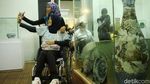 Senyum Semringah Penyandang Disabilitas Kunjungi Museum Keramik