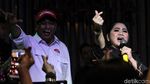 Budi Karya-Retno Marsudi Nyanyi di Deklarasi Perhimpunan Profesi Pilot Pro-Jokowi