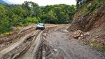 Potret Jalan Trans Papua yang Rusak Berat