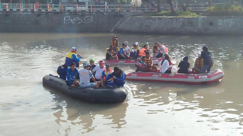 Diisi 20 Ribu Bibit Ikan Nila, Ekosistem Kalimas Diharap Meningkat Diisi 20 Ribu Bibit Ikan Nila, Ekosistem Kalimas Diharap Meningkat