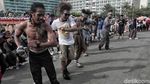 Tarian Papua Warnai Aksi Korban PHK Freeport di CFD