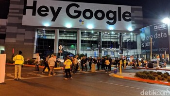 Ada pula memajang promo Hey Google di gedung pameran. Foto: Adi Fida Rahman/detikINET