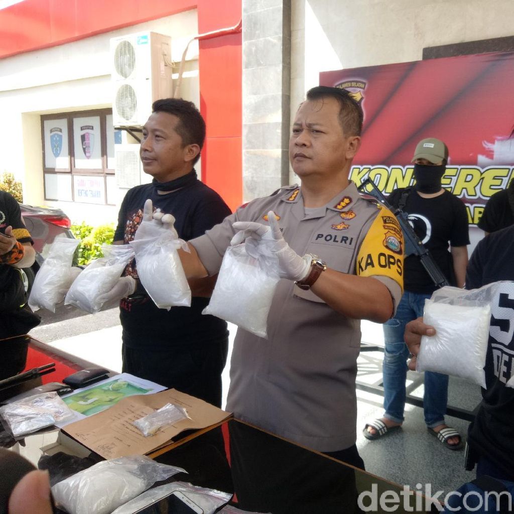 Hendak Rebut Senjata Polisi, Bandar Sabu 5 Kg di Makassar Ditembak