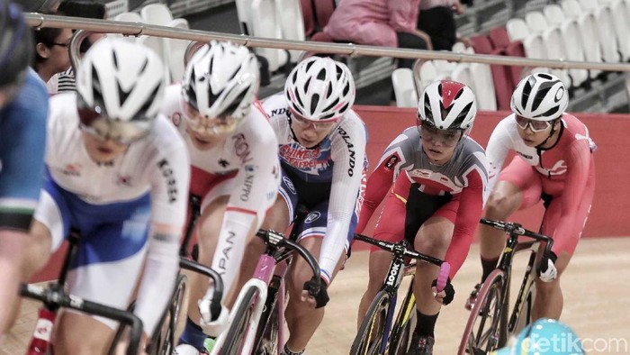 Pebalap sepeda Indonesia, Ayustina Delia Priatna gagal meraih medali di final elite women scrath Asian Track Cycling Championship 2019.