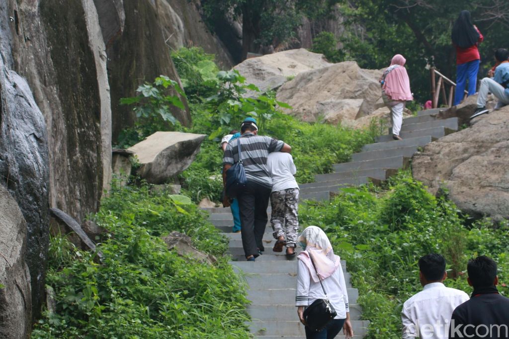Batu Lawang Cirebon