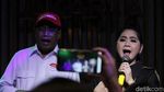 Budi Karya-Retno Marsudi Nyanyi di Deklarasi Perhimpunan Profesi Pilot Pro-Jokowi