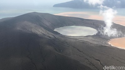 Foto: Melihat Lebih Dekat Kawah Gunung Anak Krakatau