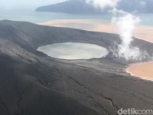 Usai Erupsi, Gunung Anak Krakatau Tumbuh Kembali