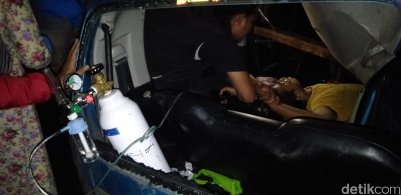 Terjepit 6 Jam Sopir City Car Berhasil Dievakuasi, Kondisinya Selamat Terjepit 6 Jam Sopir City Car Berhasil Dievakuasi, Kondisinya Selamat