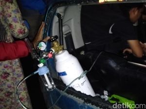 Terjepit 6 Jam Sopir City Car Berhasil Dievakuasi, Kondisinya Selamat