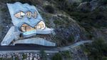 Rumah Keren Nyempil di Lereng Gunung, Berani Tinggal?