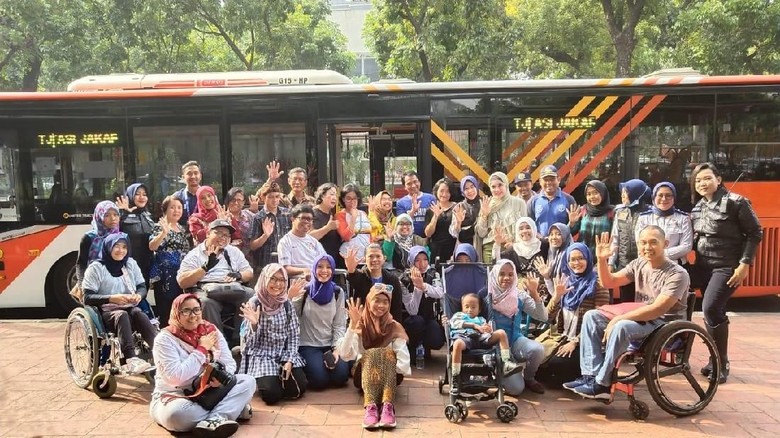 Kenalkan Aksesibilitas Sikap, Penyandang Disabilitas Kunjungi Museum Keramik Kenalkan Aksesibilitas Sikap, Penyandang Disabilitas Kunjungi Museum Keramik