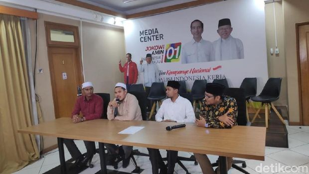 Beda Respons TKN Jokowi vs BPN Prabowo Disambangi Ikatan Dai Aceh