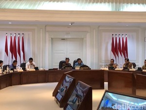 Jokowi Minta Kepala BNPB Tuntaskan Penanggulangan Bencana Palu-Banten
