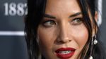 Olivia Munn Bergaun Polka Dot Monochrome