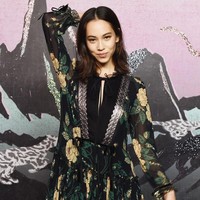 Nama Kiko Mizuhara bagi pecinta fashion atau K-Pop bisa jadi tak asing lagi. Dalam dunia fashion, Kiko dikenal sebagai model Jepang yang sudah sukses berkarier di dunia internasional. Foto: Dok. Getty Images, Instagram