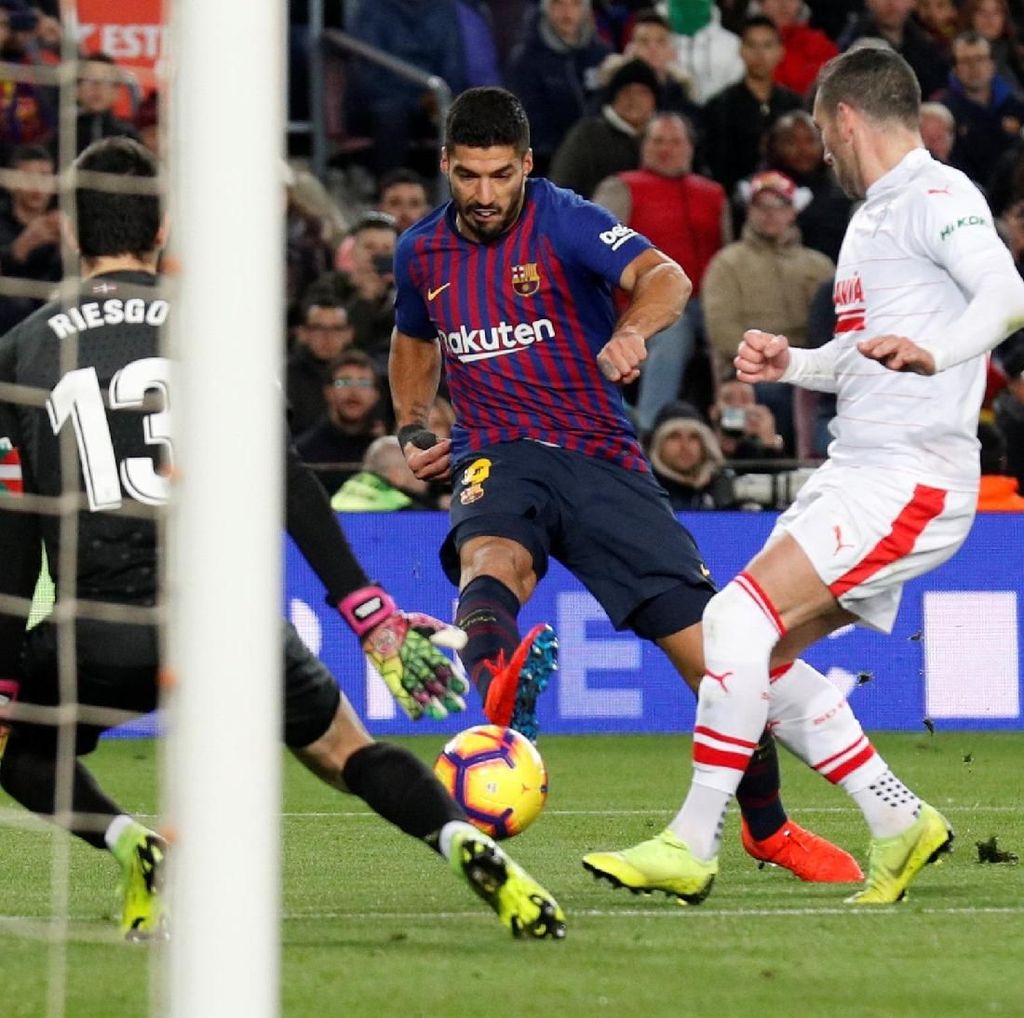 Hasil Liga Spanyol: Suarez Dua Gol, Barcelona Bungkam Eibar 3-0