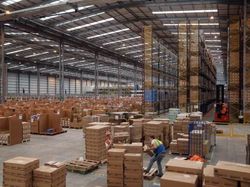 Gudang Raksasa Amazon yang Bikin Jeff Bezos Terkaya di Dunia