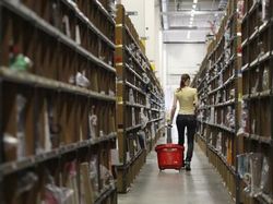 Gudang Raksasa Amazon yang Bikin Jeff Bezos Terkaya di Dunia