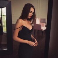 Saat Oktyabrina masuk dalam daftar wanita tercantik dunia pada 2016, kecantikannya juga membuat penyelenggara Miss Rusia jatuh hati. Mereka sampai mencari-cari sosoknya untuk memintanya mengikuti Miss Rusia. Sayang setelah mereka berhasil menemuinya, model seksi itu ternyata tak memenuhi kriteria. Tinggiku hanya 166 cm, mereka mencari minimal 170 cm, ujarnya. Foto: Instagram