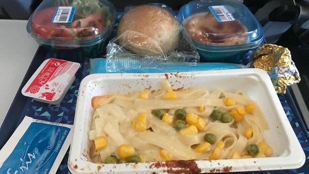 Mau Komentari Makanan Pesawat dari Seluruh Dunia? Intip Instagram Ini