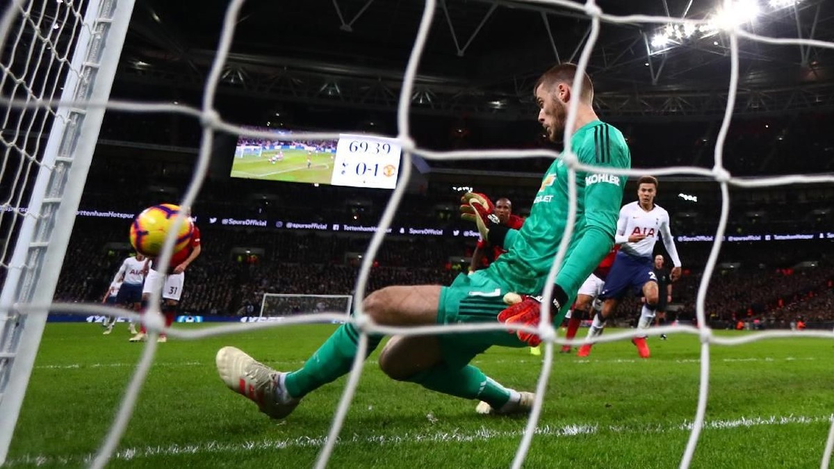 David de Gea membuat 11 penyelamatan saat Manchester United menang 1-0 atas Tottenham Hotspur (Foto: Clive Rose/Getty Images)
