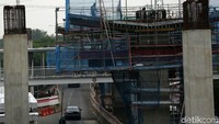 Direktur Utama PT Adhi Karya Budi Harto mengatakan, total progres proyek LRT Jabodebek hingga saat ini sudah mencapai 56%.