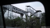 Pemprov DKI telah berupaya melelang sejumlah proyek JPO termasuk JPO Pasar Minggu yang rusak sejak 2016 lalu.