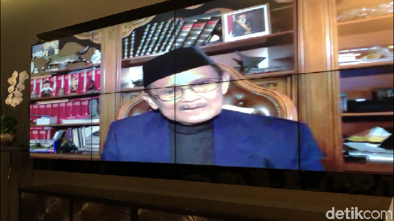 Video Call Habibie, Jokowi Sampaikan Kondisi Ekonomi-Politik RI Baik Video Call Habibie, Jokowi Sampaikan Kondisi Ekonomi-Politik RI Baik