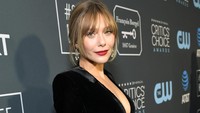 Elizabeth Olsen juga mewakili Avengers: Inifinity War yang masuk dalam beberapa kategori. Foto: (Jon Kopaloff/Getty Images)
