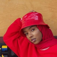 Berhijab di Finlandia tidak mudah. Namun sejak usia 13 tahun, ia menemukan gaya yang sesuai dengan jati dirinya memakai hijab. Foto: Instagram/salmajj