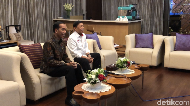 Jokowi Video Call dengan BJ Habibie, Doakan Kesembuhan
