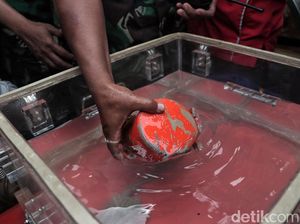 Video: Pilot Lion Air Baca Buku Panduan Sebelum Pesawat Jatuh